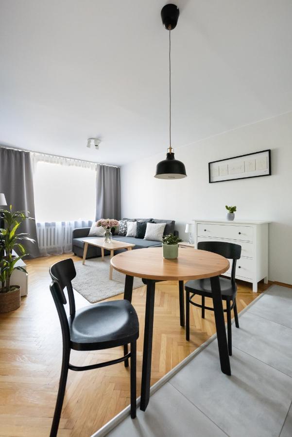 Nowogrodzka Grey Apartment ワルシャワ エクステリア 写真