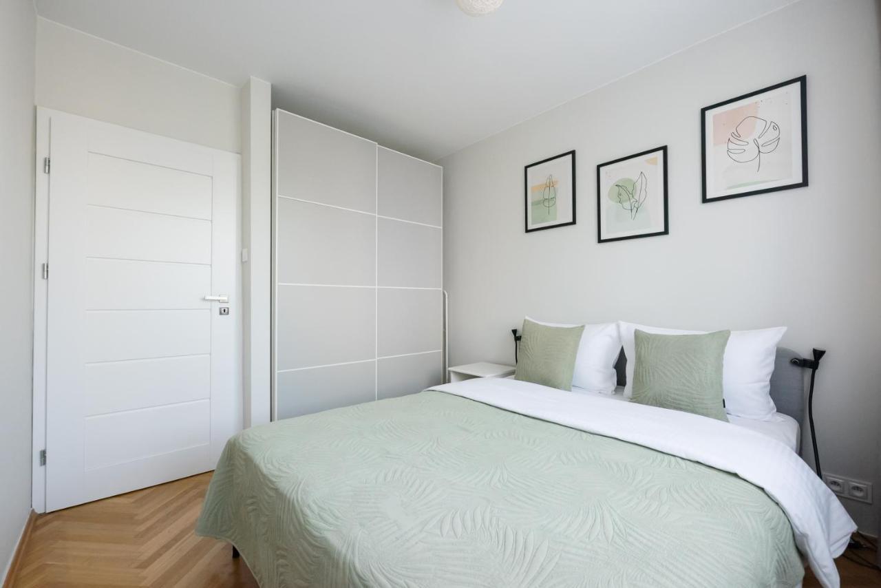 Nowogrodzka Grey Apartment ワルシャワ エクステリア 写真
