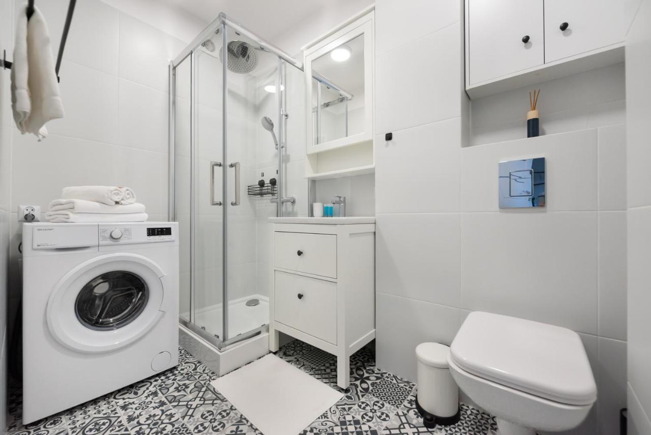 Nowogrodzka Grey Apartment ワルシャワ エクステリア 写真