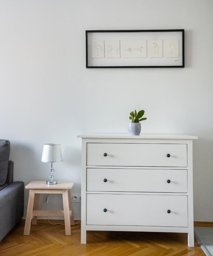 Nowogrodzka Grey Apartment ワルシャワ エクステリア 写真