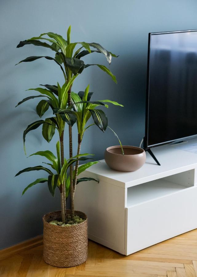 Nowogrodzka Grey Apartment ワルシャワ エクステリア 写真